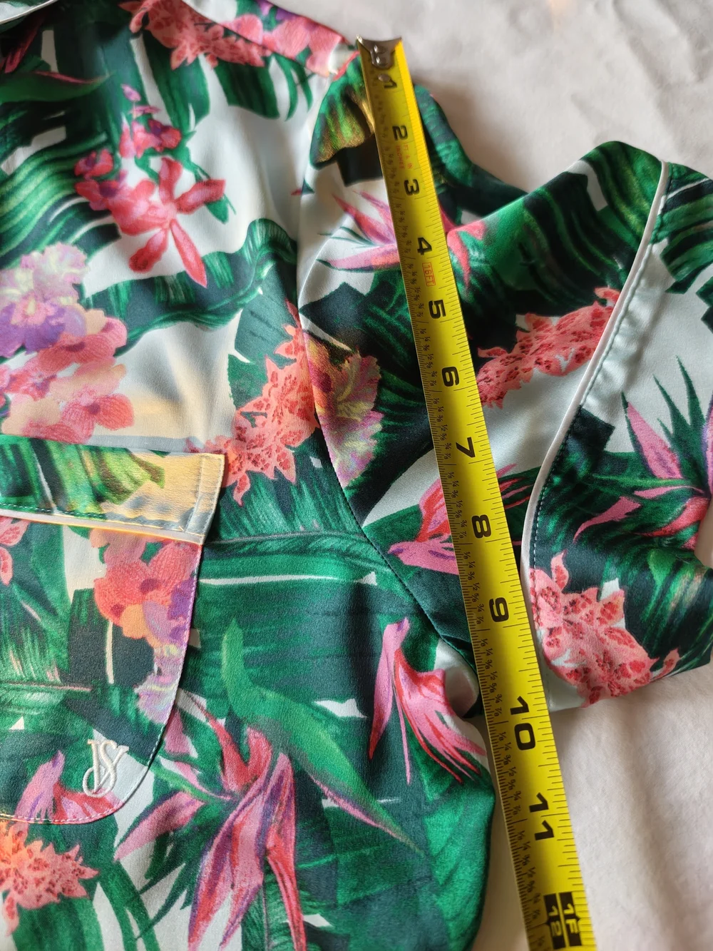 Victoria Secret Satin Floral Pajama Set in Mint & Green Size L
